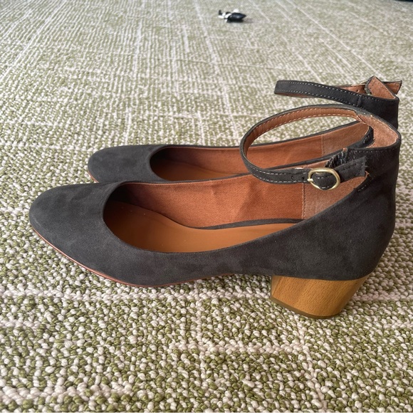 Gray Ankle Strap Block Heel Shoes Size 8.5 - Picture 5 of 9